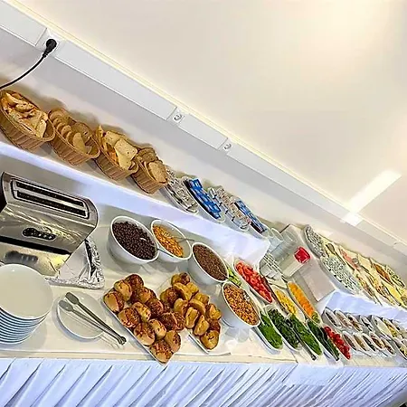 Zuemruet Hotel *